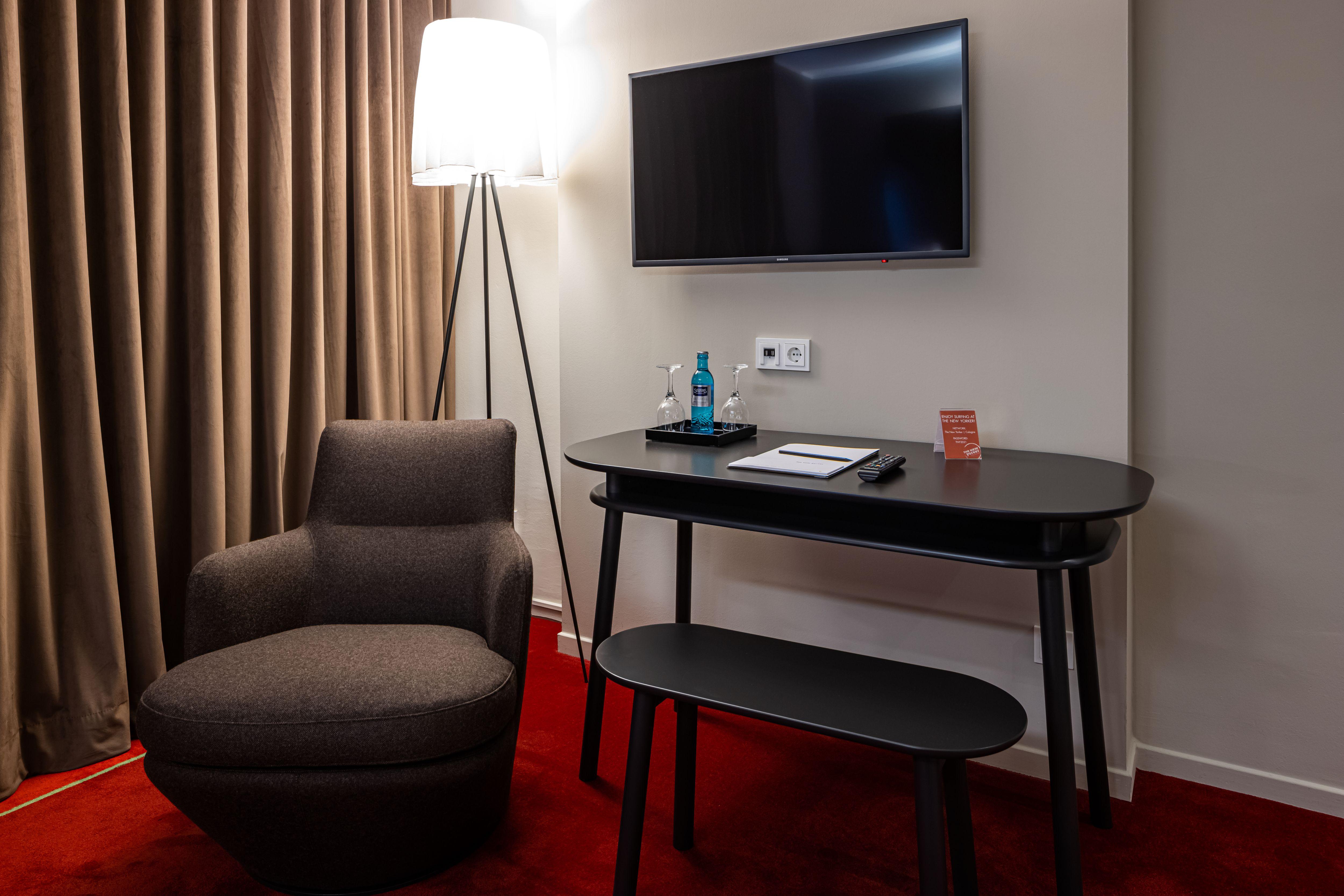 The New Yorker Hotel Koeln-Messe Екстериор снимка
