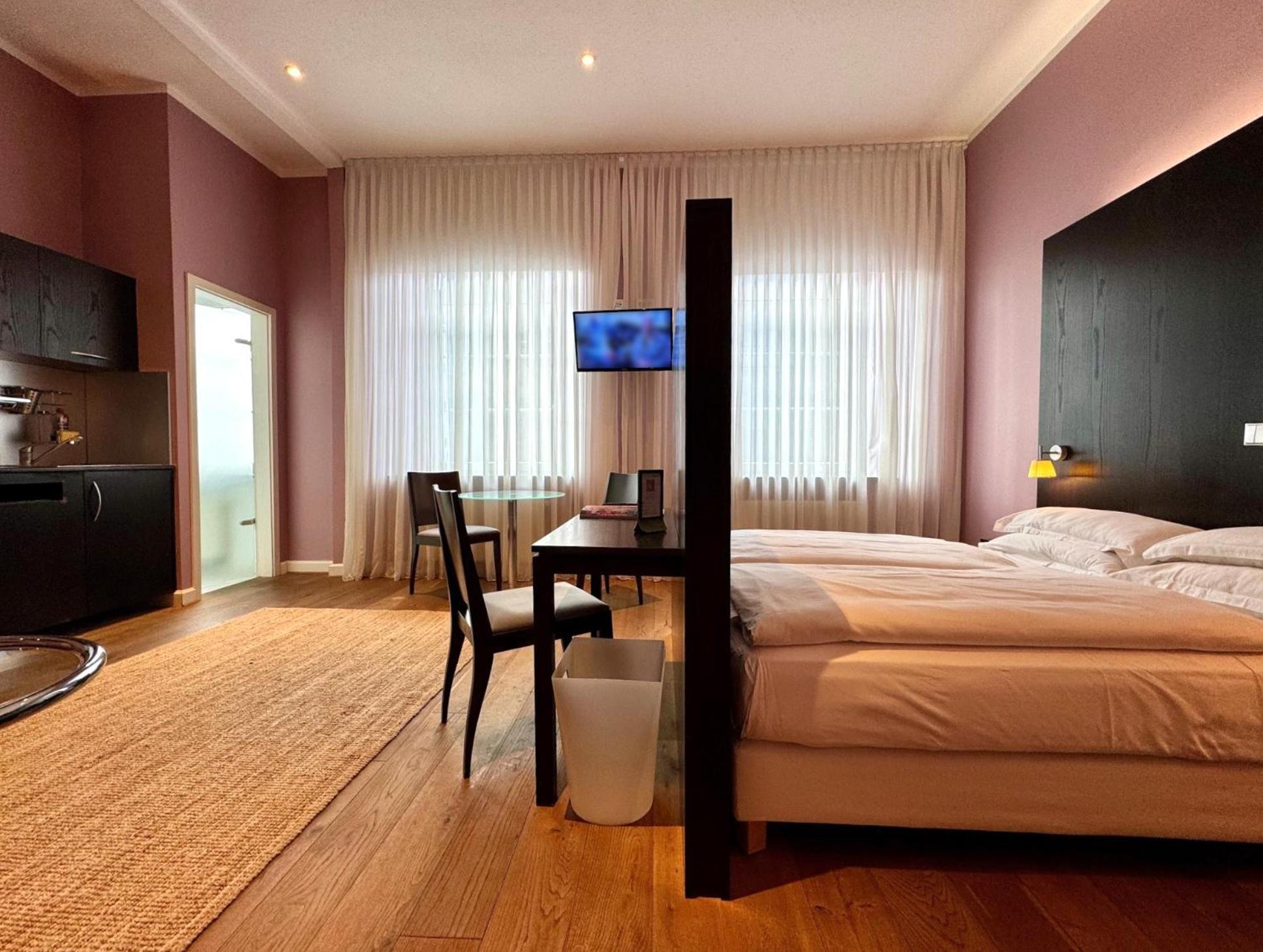 The New Yorker Hotel Koeln-Messe Екстериор снимка